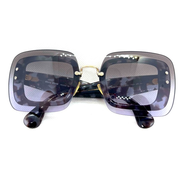 Authentic Miu Miu
SMU 02R
New with case - Picture 3 of 5